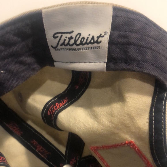 Men’s tan Titleist Pro V1 cap - Picture 7 of 8